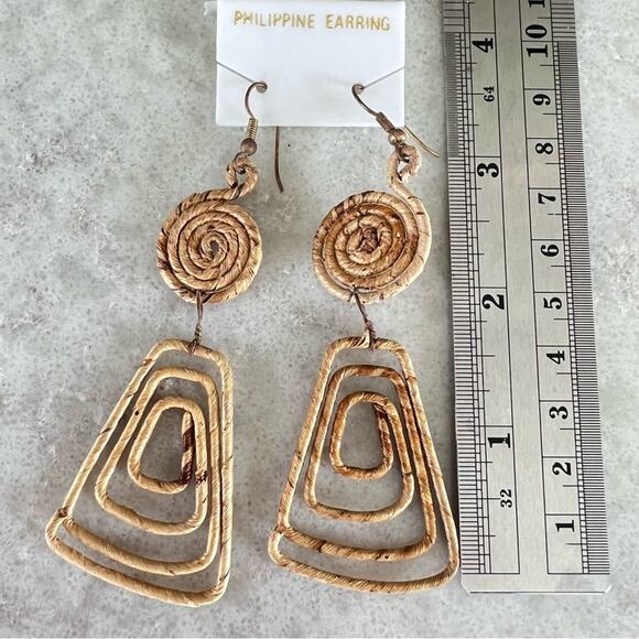 Vintage 80s boho rattan dangle earrings NOS - Picture 2 of 3